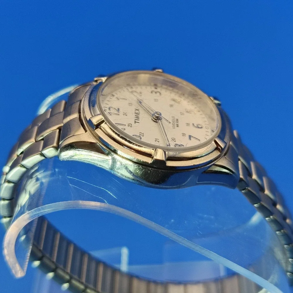 Vintage 2005 Timex Indiglo 27mm Women's Quartz Watch Stretch Bracelet‎ Size 5-9